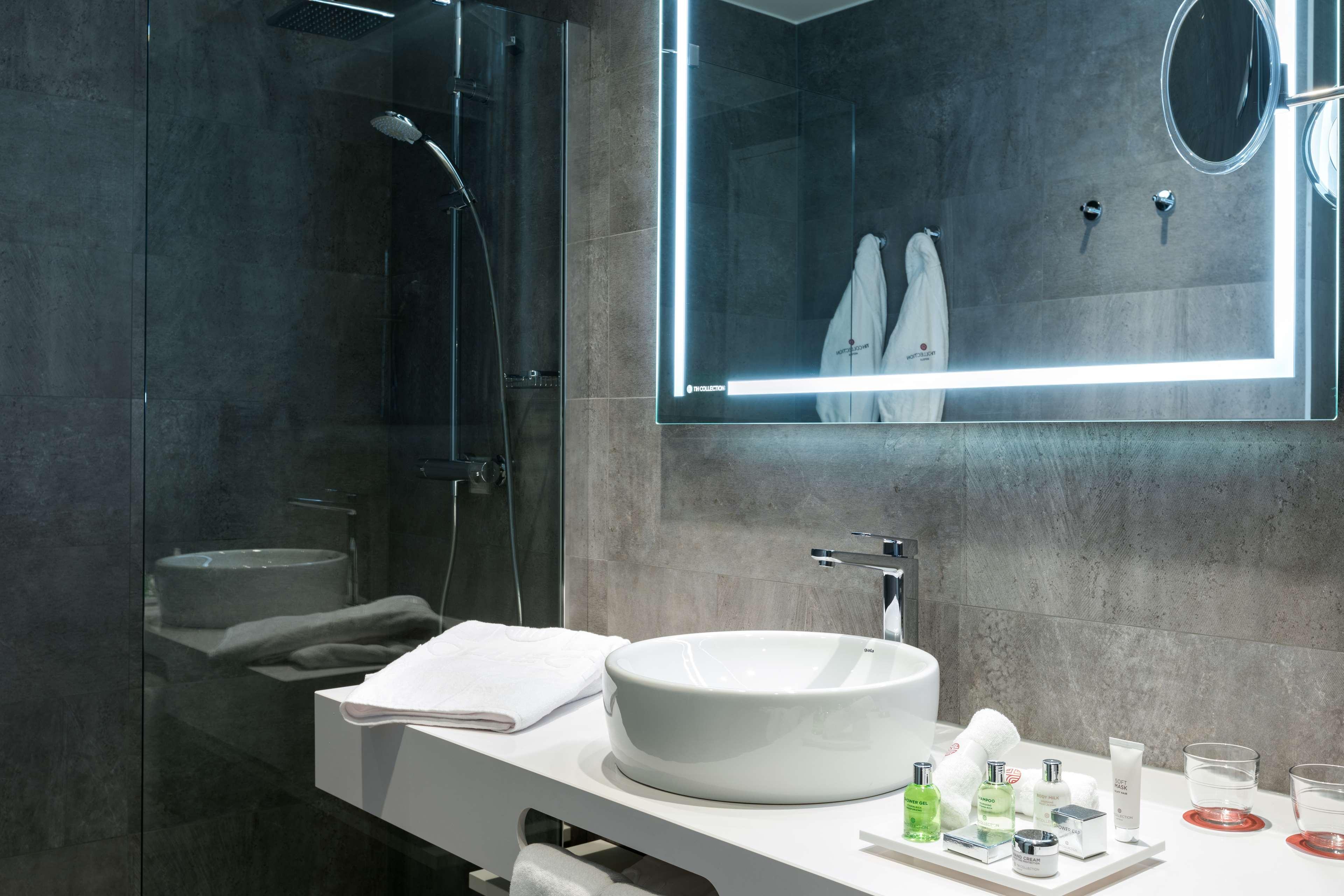 Hotel NH Collection Eindhoven Centre Extérieur photo Bathroom