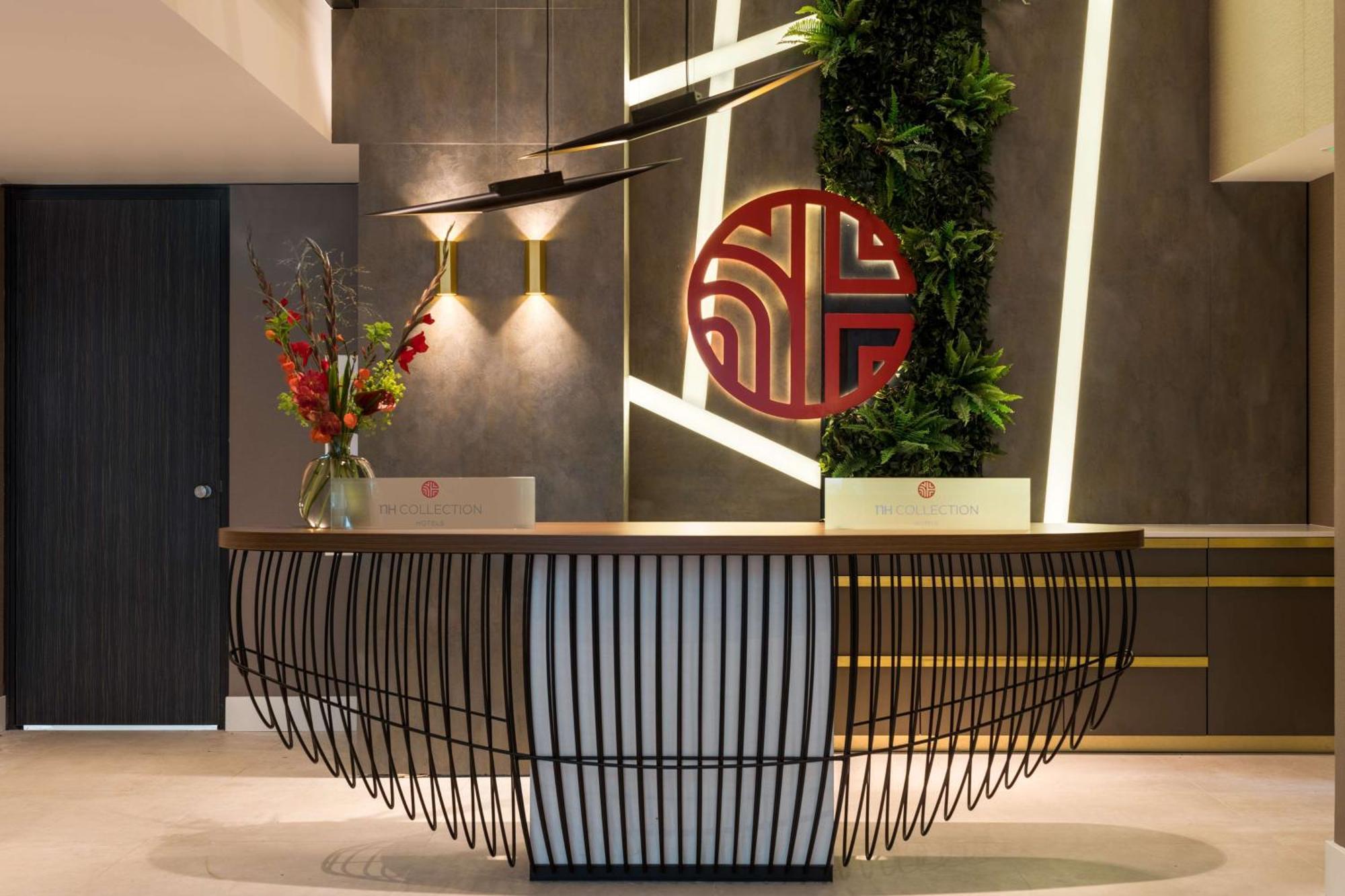 Hotel NH Collection Eindhoven Centre Extérieur photo Reception desk at the hotel