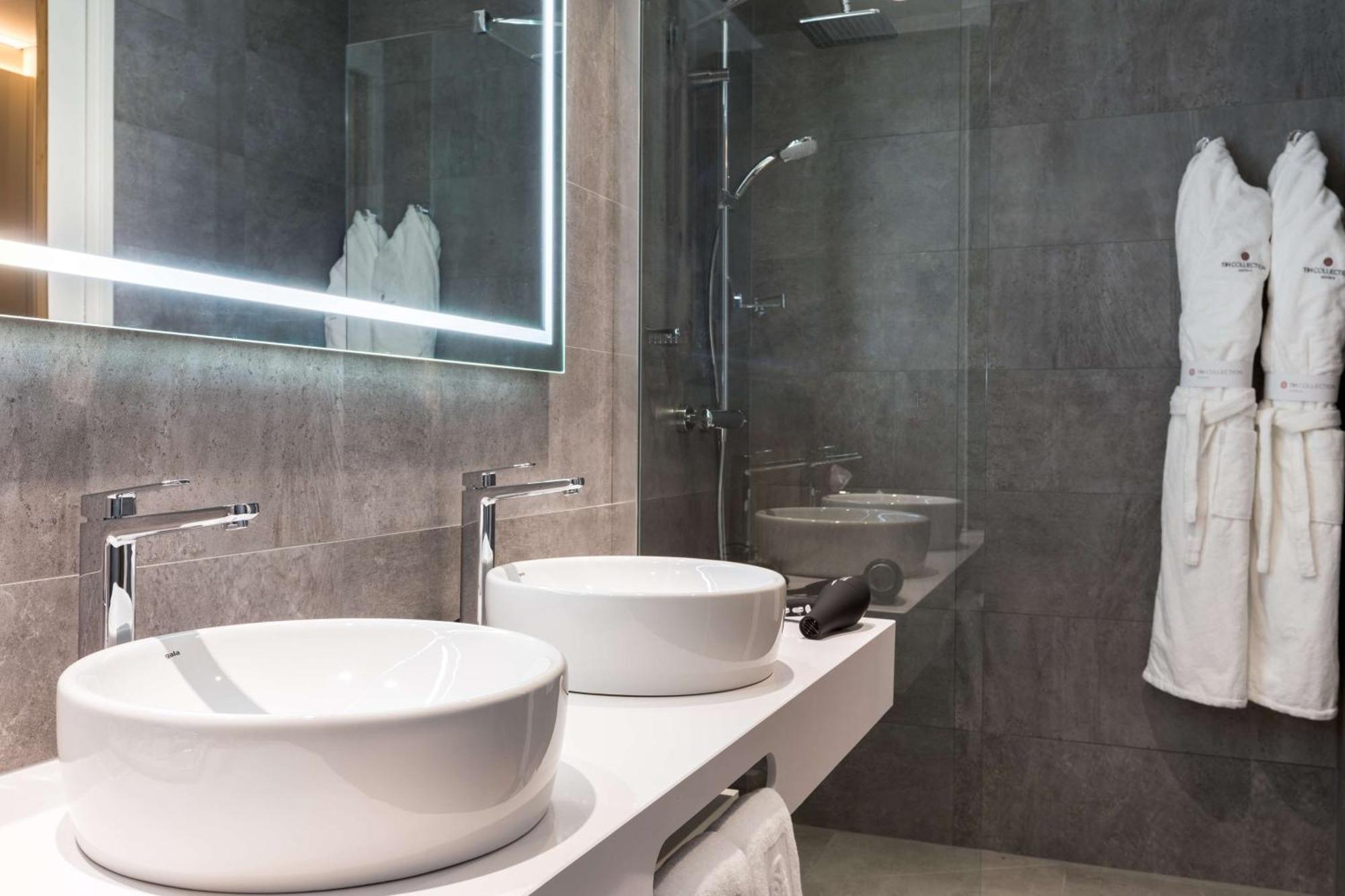Hotel NH Collection Eindhoven Centre Extérieur photo Bathroom