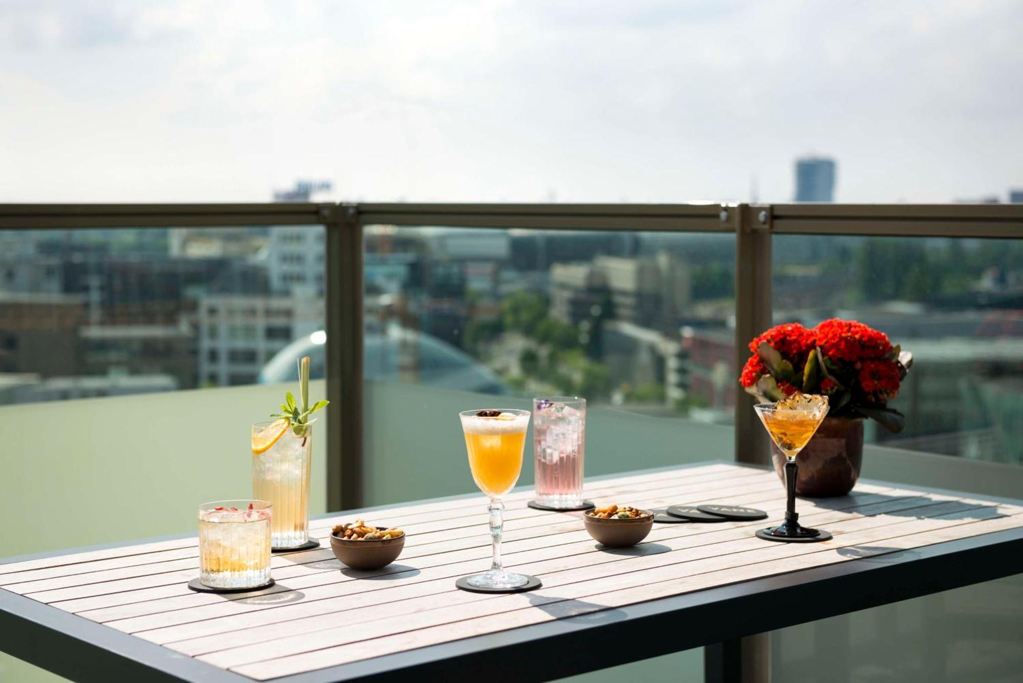 Hotel NH Collection Eindhoven Centre Extérieur photo The Terrace